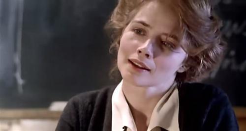 教室别恋完整版在线观看,青春禁忌的激情燃烧